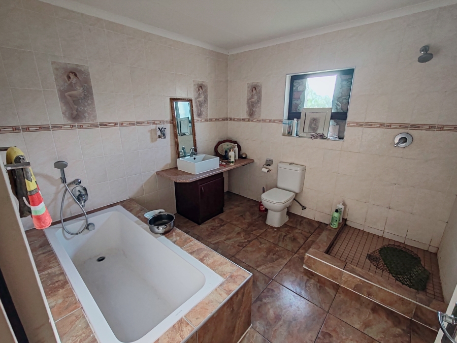 3 Bedroom Property for Sale in Hoogland Western Cape